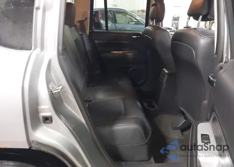 2017 Jeep Compass Latitude Fwd z USA, uszkodzony, nr VIN 1C4NJCEB2HD102726